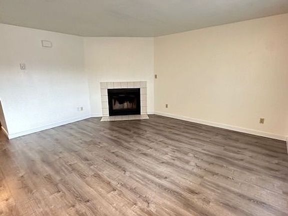 4th image of 3430 Wetmore Ave #B