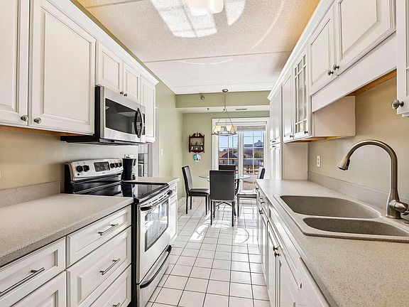5th image of 333 Lake AVENUE #107