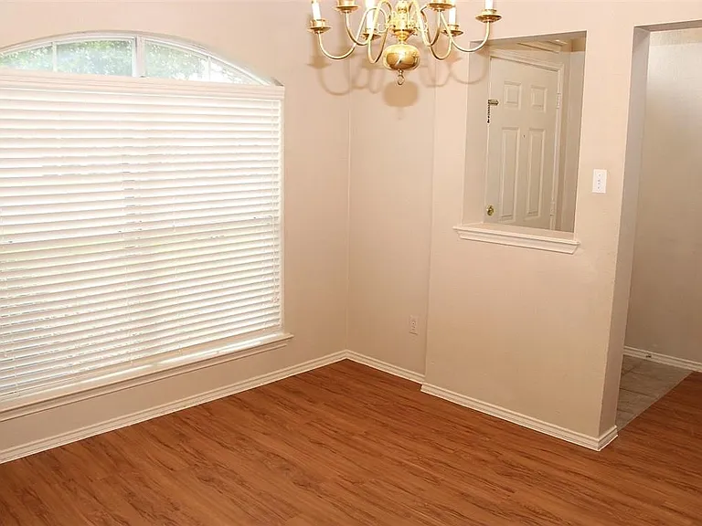 3414 Flowstone Ln — Photo 2