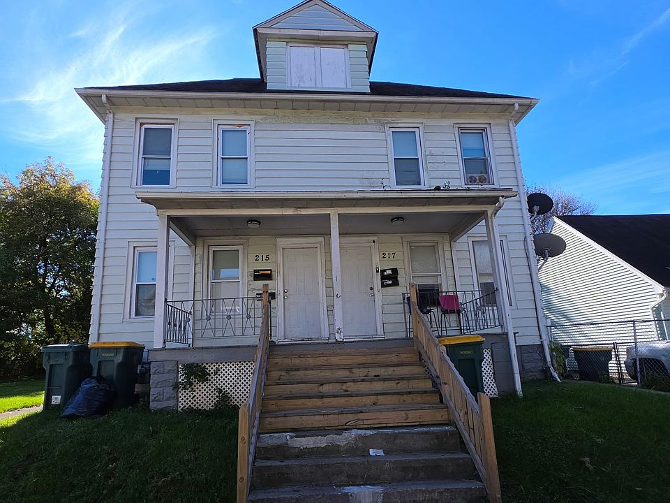 1st image of 215-217 Emerson St #215
