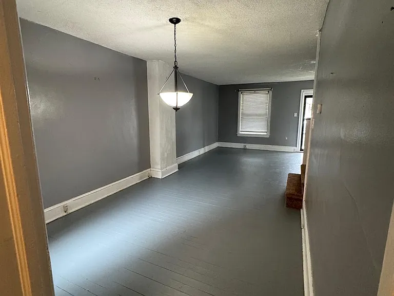 322 Charles St — Photo 2
