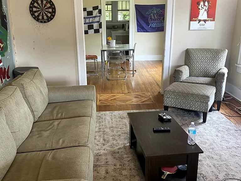 700 W Georgia Ave — Photo 3