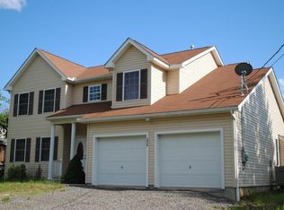 1211 Bowstring Rd, Long Pond, PA 18334