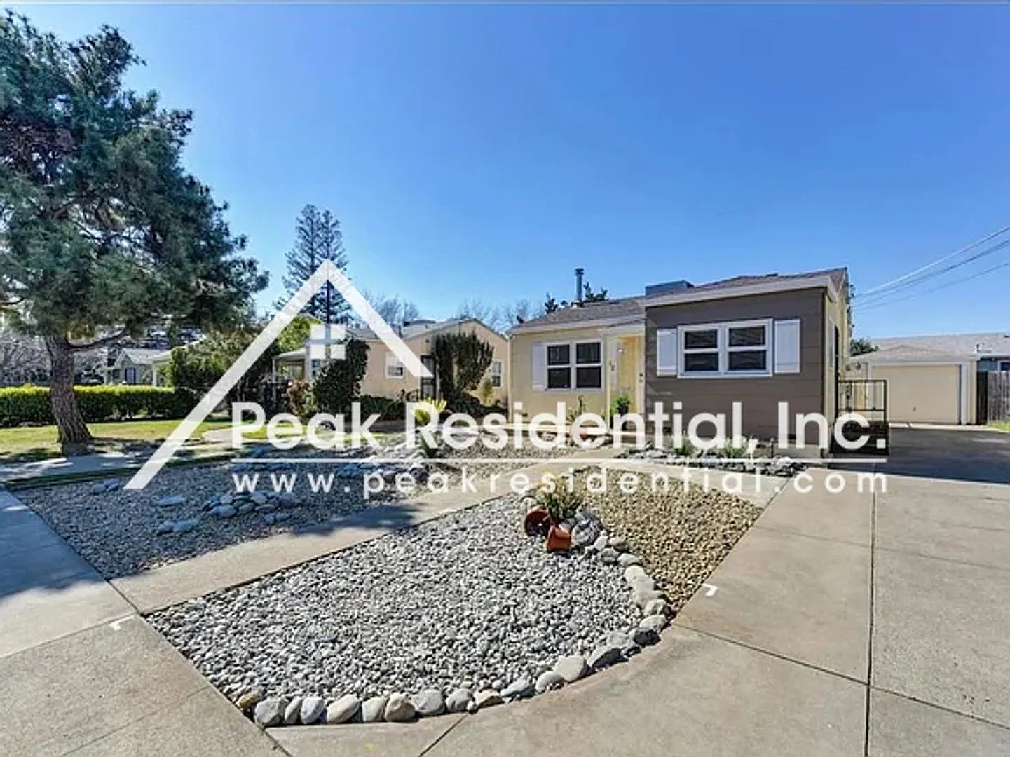 Charming 2bd/1ba House with Garage near UCD Med Center — Photo 2