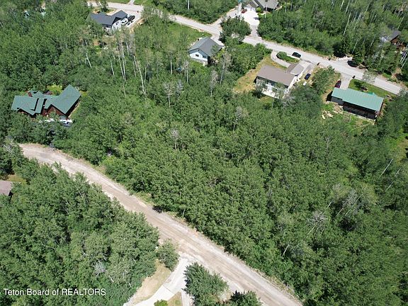 5th image of 47 Pine Dr