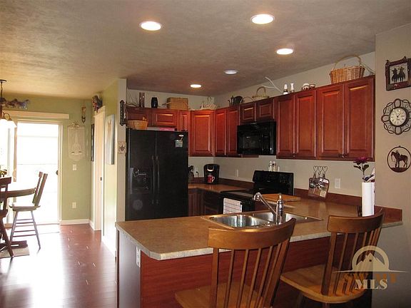 3rd image of 150B Covey Ct