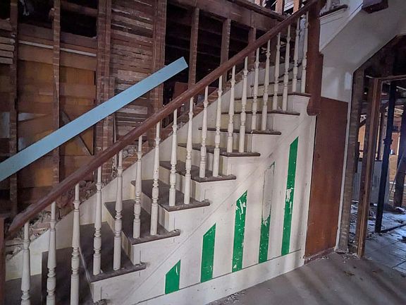 3rd image of 224 W Summit Avenue