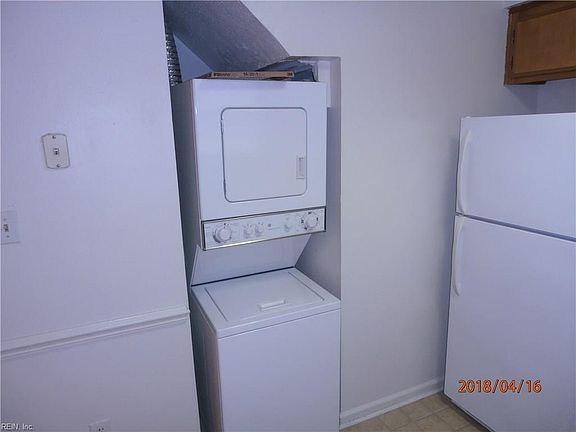 5th image of 10 Penn Cir APT B