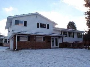 5901 Dawson Ct, Greendale, WI 53129