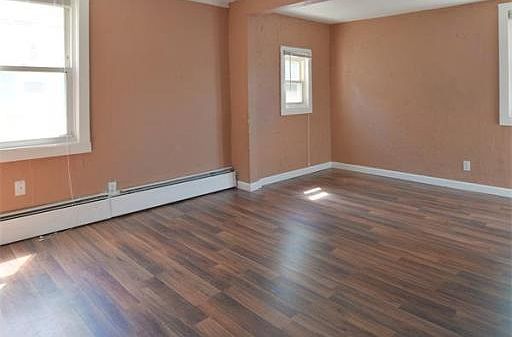 3rd image of 6 Munroe St
