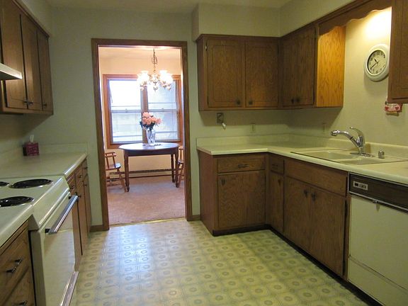 2nd image of 4515 Thurston Ln APT B