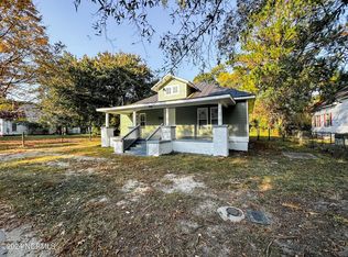 209 E Williamson St, Mount Olive, NC 28365