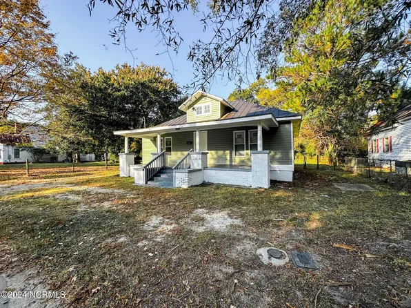 209 E Williamson Street, Mount Olive, NC 28365