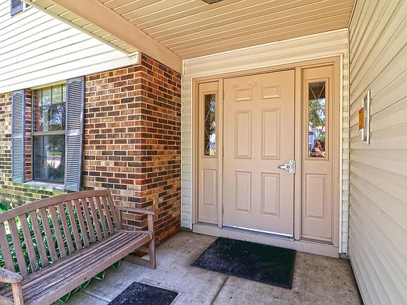 2nd image of 1313 Stratford Dr #1313