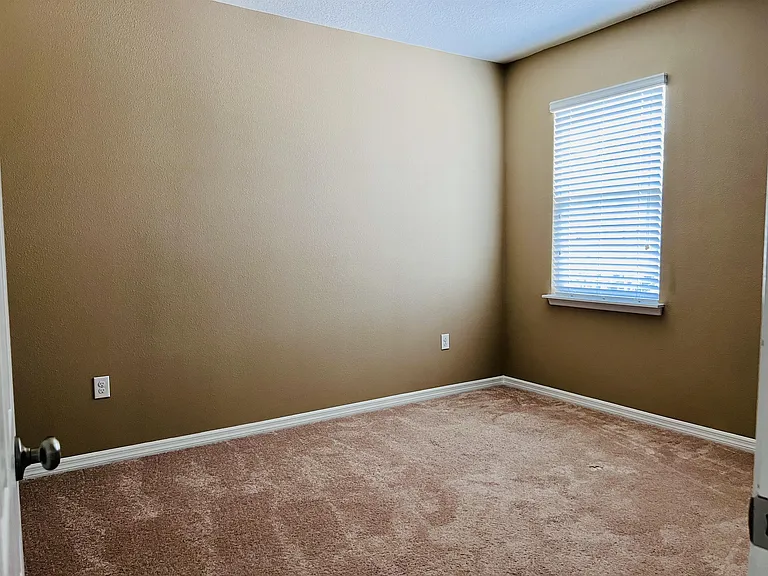 Upstairs Bedroom 2