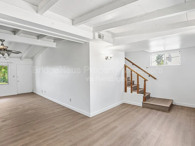 7562 Zemco Dr — Photo 15