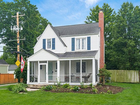 5th image of 51 E Schreyer Pl