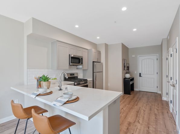 111 N Madison Ave #206