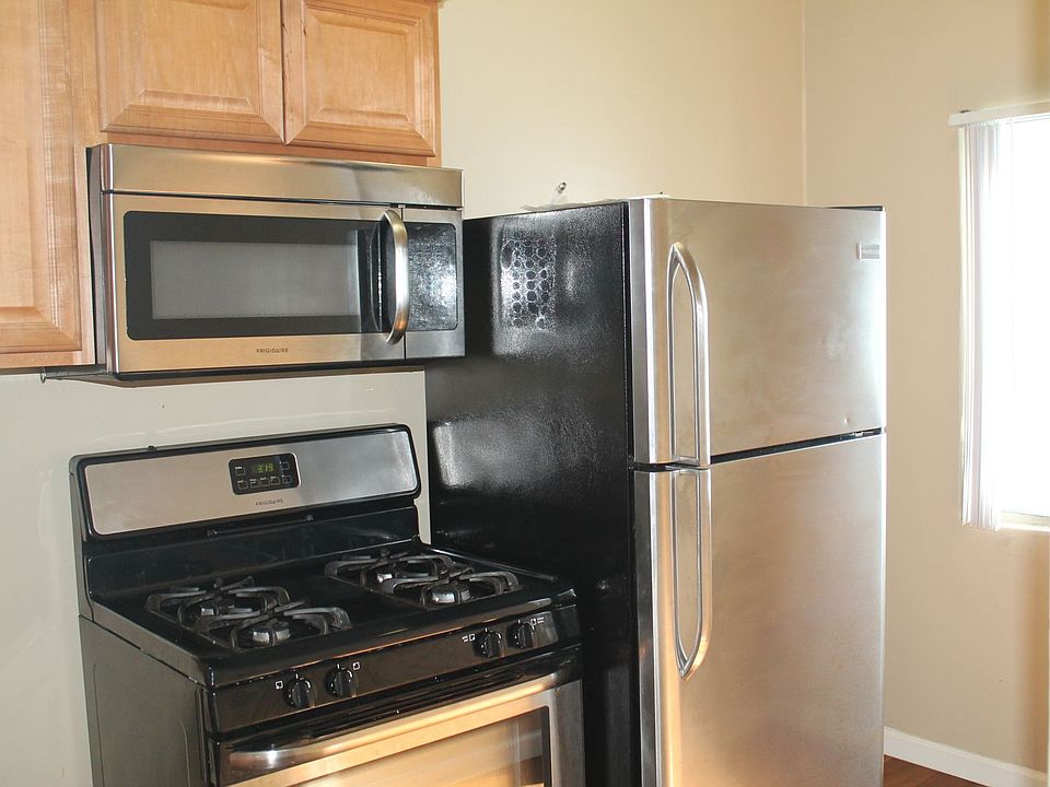 1st image of 729-733 Queenstown Ct