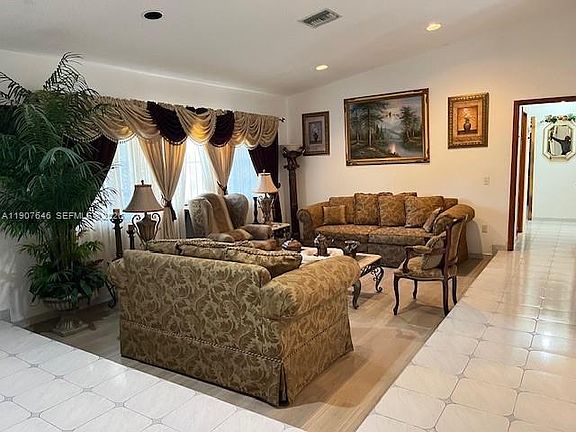 5th image of 204 191st St