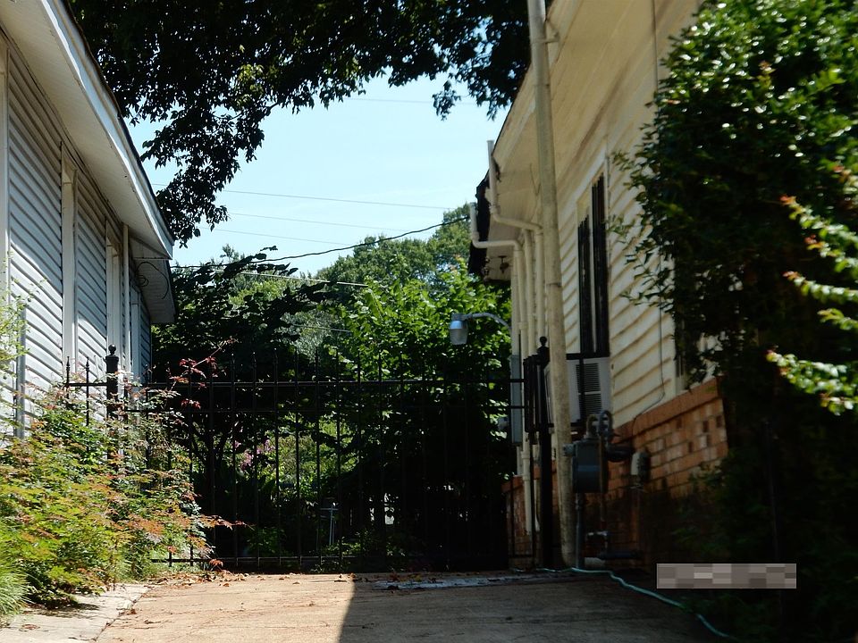 2nd image of 1308 Glenn St