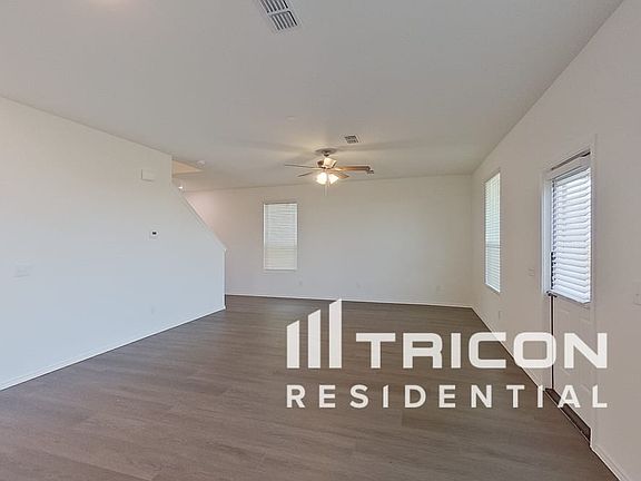 3rd image of 2406 Carlow Ln