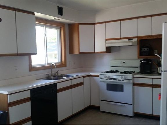 3rd image of 3507 Garden Ave