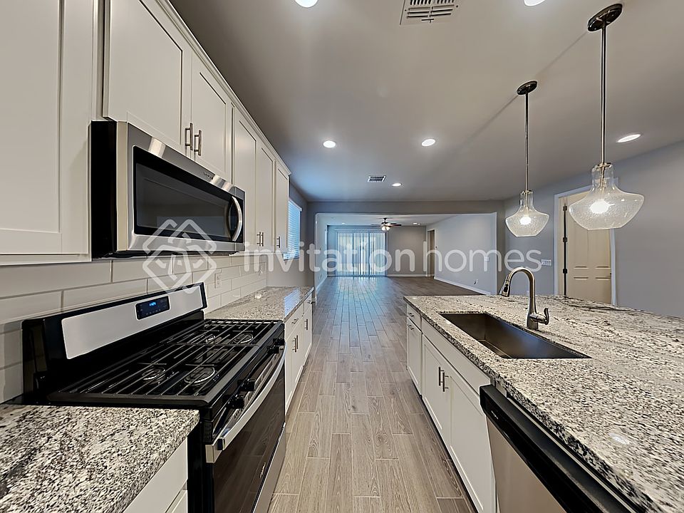 1st image of 19831 W Pinchot Dr