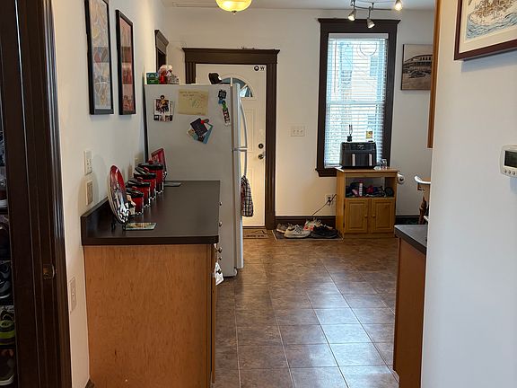 4th image of 2054 W Cuyler Ave APT 2F