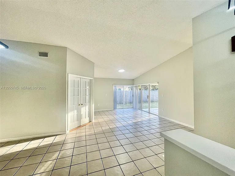 5508 NW 101st Ct — Photo 10