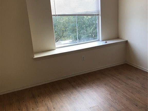 5th image of 12937 White House St