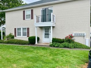 27 Arrowhead Way N, Fairport, NY 14450