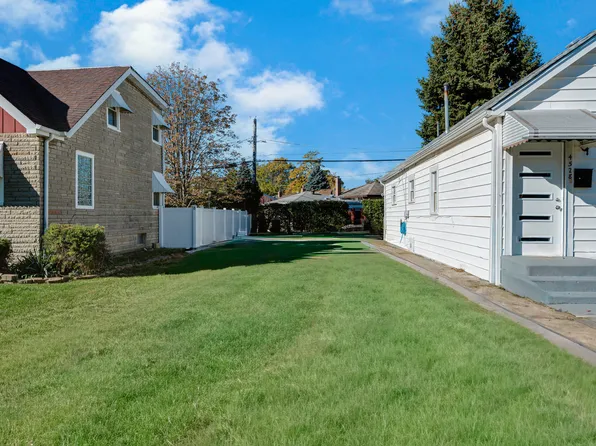 4520 N Narragansett Ave, Harwood Heights, IL 60706