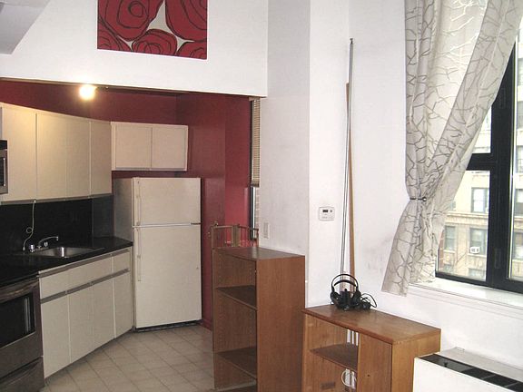 2nd image of 176 W 86th St APT 4C