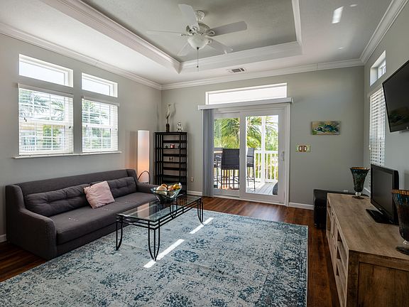 5th image of 5031 5th Ave #40