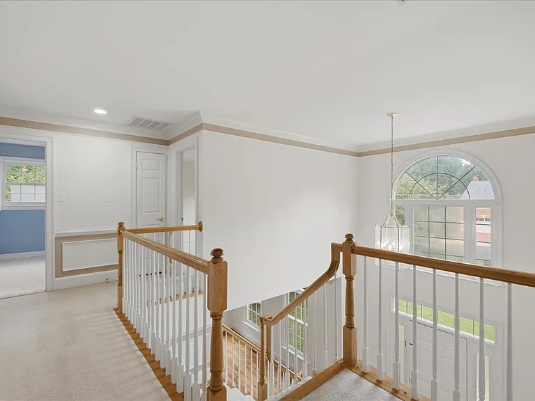 1959 Horse Shoe Dr — Photo 23