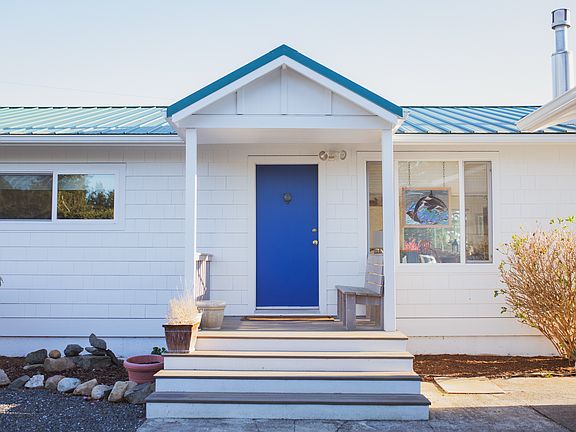 2nd image of 2581 Island View Ln