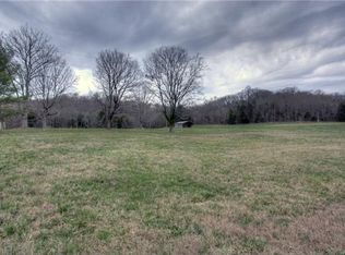 2066 Les Robinson Rd, Columbia, TN 38401