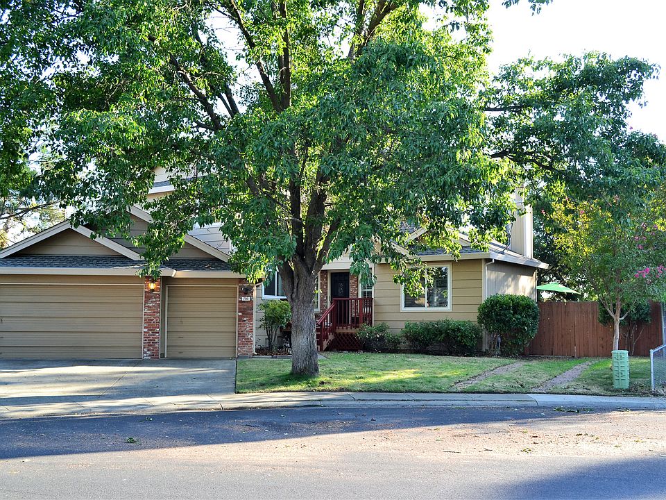 1st image of 700 Machado Ln