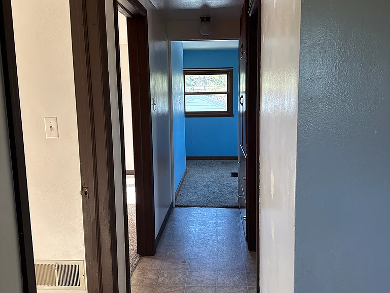 304 1/2 S Maple St #304-1/2 — Photo 5