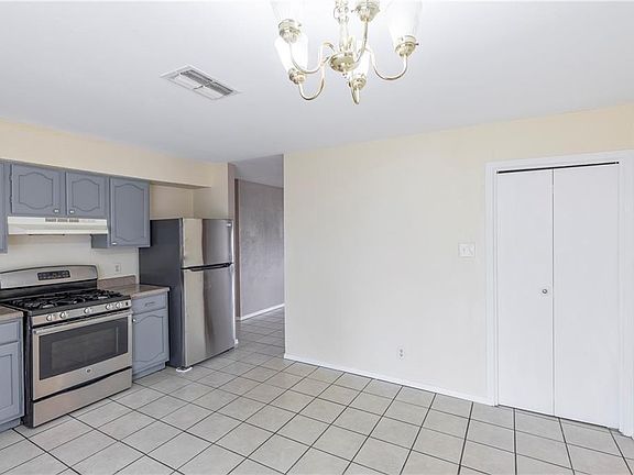 2nd image of 2325 Bendridge Trl