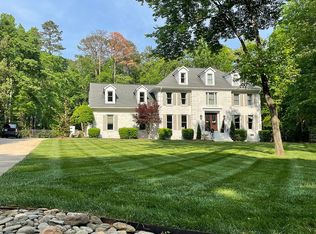 8304 Foxbridge Dr, Matthews, NC 28104