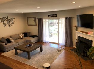 10 Sun Beau Ct, Eatontown, NJ 07724