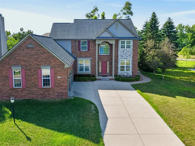 699 Bay Pointe Dr — Photo 43