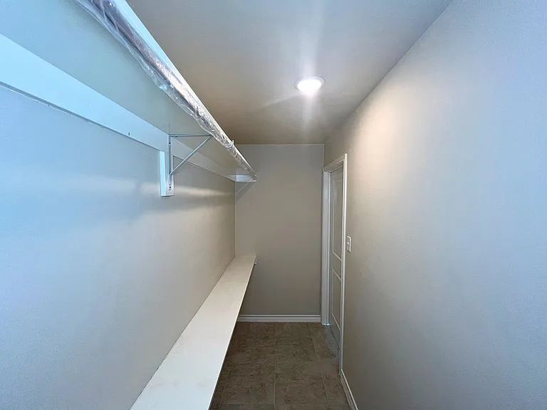 2904 E Lyon St — Photo 33