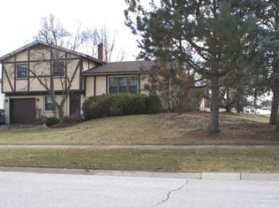1585 Colorado Ln, Elk Grove Village, IL 60007