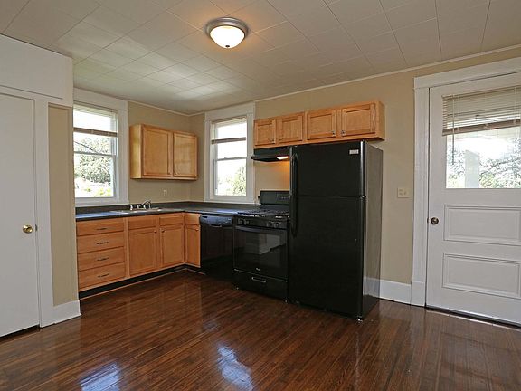 3rd image of 1163 Montrose Ave SE
