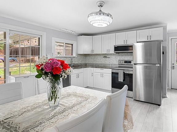 5th image of 743 Wakefield St