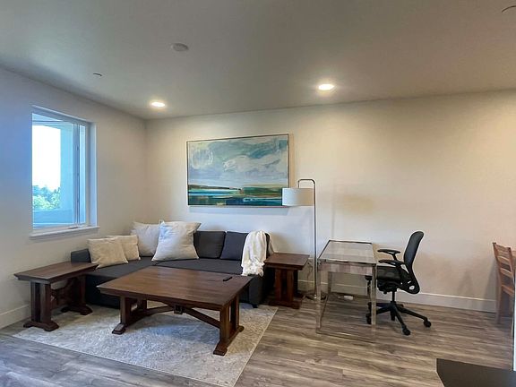 5th image of 42111 Osgood Rd Unit 323