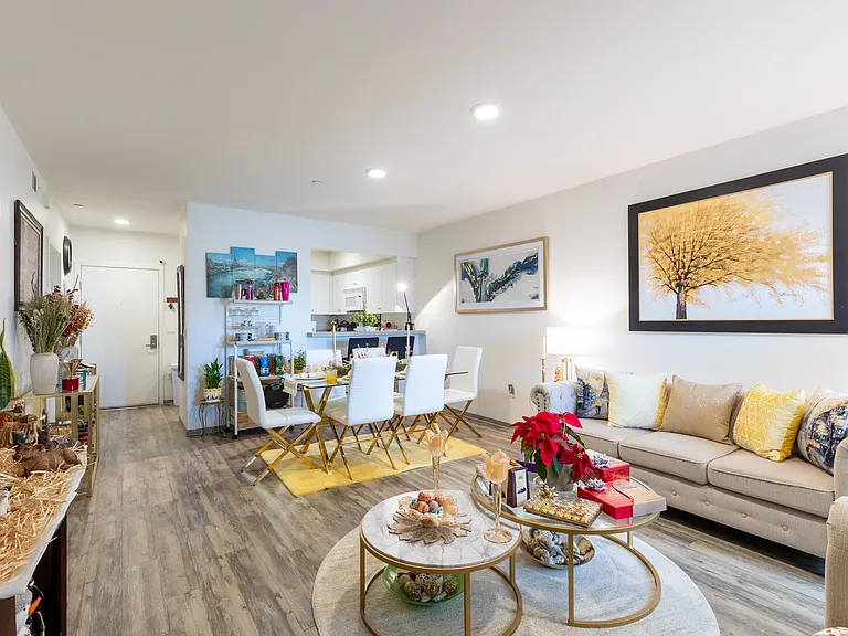 Chase St Apartments — Photo 13
